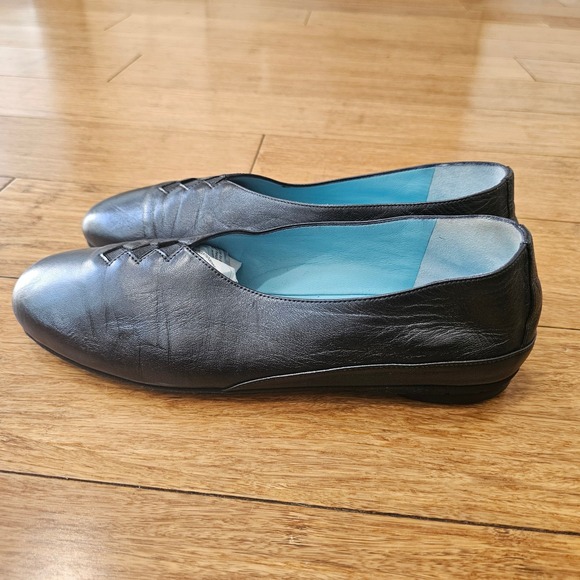 Thierry Rabotin Grace Leather Flats Women 39.5 Black US Size 9.5 - Picture 3 of 8